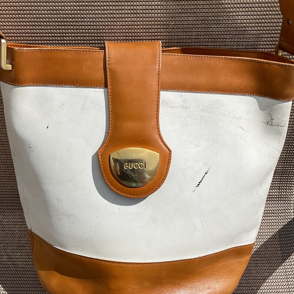 Gucci Elegant Tan and Cream shoulder Bag - Picture 2 of 12